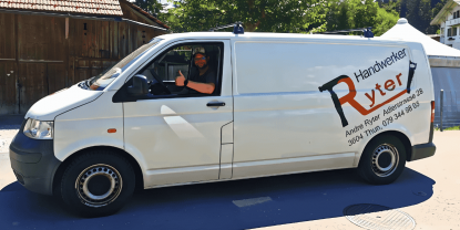 Andre-Ryter-mit-Handwerker-Auto.png